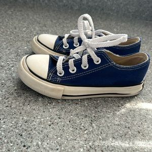 Kids Size 11 Blue & White Off Brand Converse